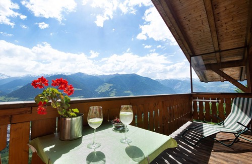 Sluderno Apartment | Indoor pool apartment for max. 3 persons Panoramic view of the Berge single location
