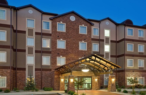Simonton Lake Apartment | Indoor Pool + Free Wi-Fi, Free Breakfast | Only 20 Minutes from the University of Notre Dame