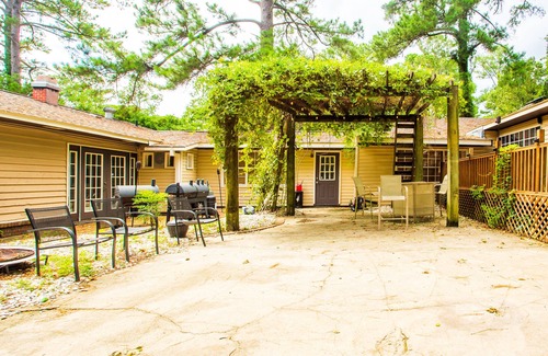 Valdosta House | Indoor Pool, gym, studio, hot tub, pool table, chefs kitchen, outdoor grilling