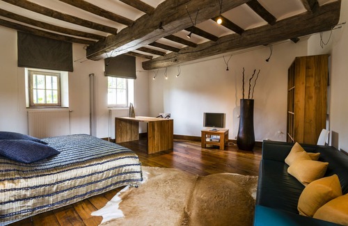Loupoigne Other | Indrani Lodge: Where The Past And The Future Meld Into A Harmonious Present