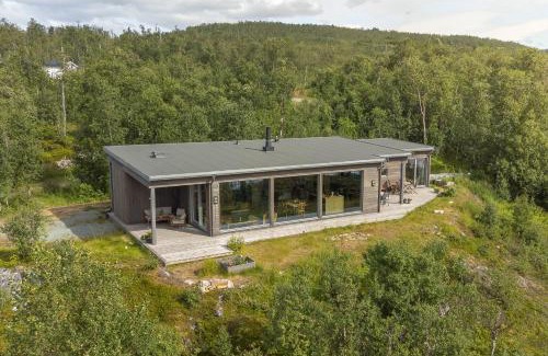 Knapplund House | Indulge in beautiful nature and amazing views.