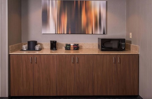 Columbia Hotel | Indulge in Home-Like Comfort! 2 Modern Units, Near Lake Kittamaqundi, w/Pool!