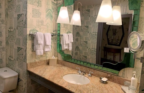 Downtown Portland Hotel | Indulge in Home-Like Comfort! 3 Suited Units, Near Classical Chinese Garden
