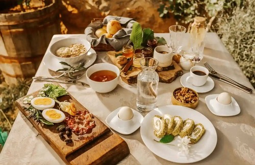 Sezana House | Indulge in Timeless Luxury with Self-Catered Elegance at Château Asa