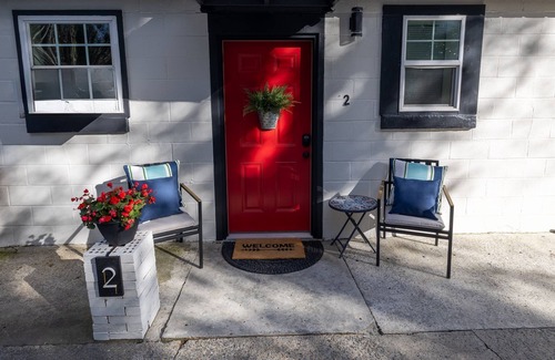 Fort Payne Apartment | Industrial Apartment #2 Queen Studio