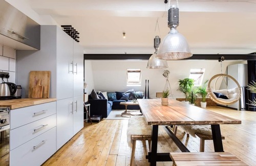 Homerton Apartment | Industrial Chic at The Composers Loft in Hackney