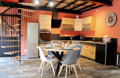 Marigny-Marmande Cottage | Industrial Loft with Spa & Sauna in Touraine – Perfect Getaway in Loire Valley!