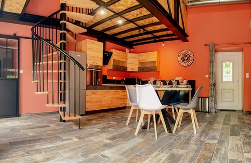 Marigny-Marmande Cottage | Industrial Loft with Spa & Sauna in Touraine – Perfect Getaway in Loire Valley!