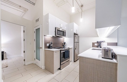Historic Core Apartment | Industrial-Style 2BR Condo Downtown LA W/Rooftop