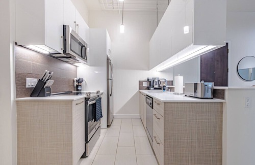 Historic Core Apartment | Industrial-Style 2BR Condo Downtown LA W/Rooftop