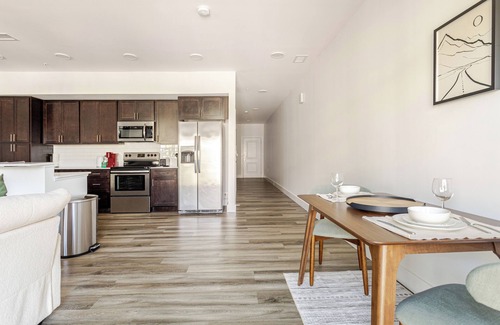 Old Northside Apartment | Indy Hideaway: Cozy 1BR w/King bed and Free Street Parking.