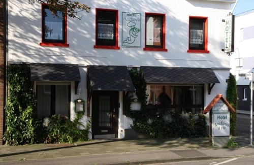 Neuwerk Hotel | Inexpensive accommodation for craftsmen, close to the highway.