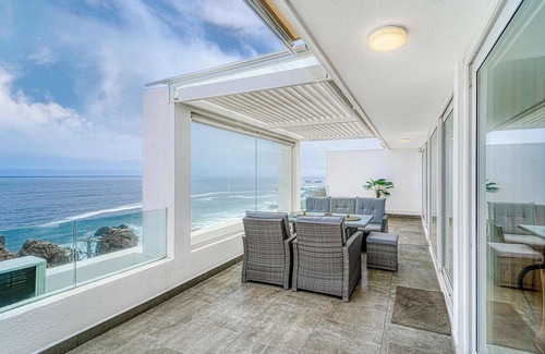 Renaca Apartment | Infinite Coast 2BR with pool, gym & free parking