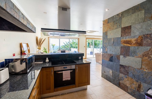 Calheta Villa | Infinite Ocean View Villa 20m above Ocean & Beach