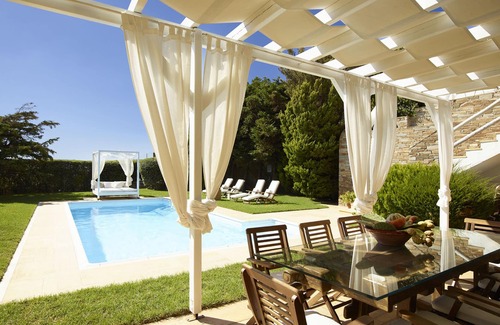 Paleopolis Villa | Infinite Serenity: Villa Etheria – 4 Bed Luxury, Private pool, Gym