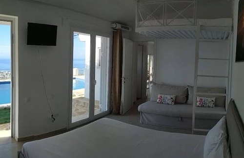 Saronida Apartment | Infinity Blue Suites - Bungalow with sea view and pool