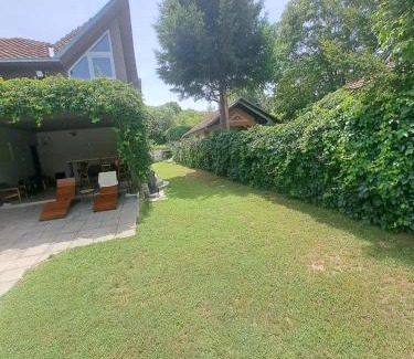 Northeastern Region House | Infinity by the River
