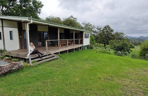 Innes View Cottage | 'Infinity Cottage' - surrounded by orchards, pasture, bush and mountains