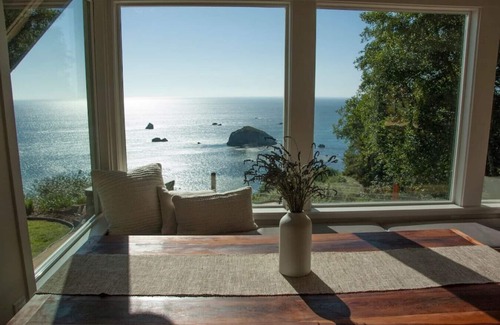 Trinidad House | Infinity ocean view, while soaking in the hot tub!