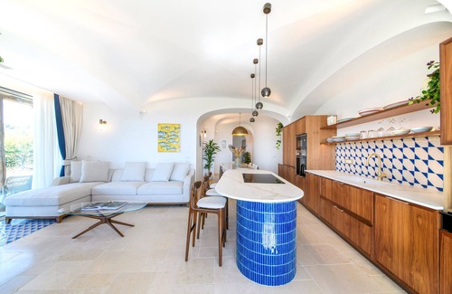 Forio Villa | INFINITY POOL SEA VIEW EXECUTIVE VILLA