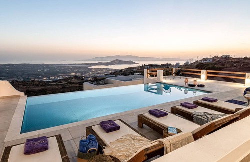 Naxos Town Villa | Infinity Villa in Naxos Skyline