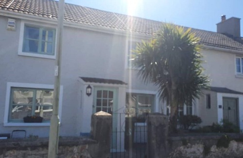 Pyle Cottage | Inglenook Cottage near Porthcawl Town and Beaches