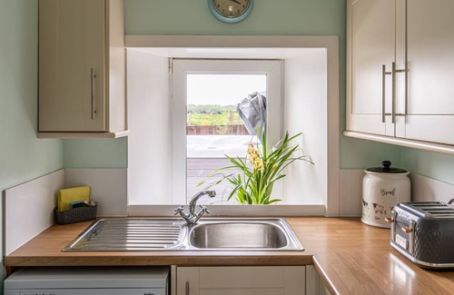 Kirkcudbright Cottage | Ingleston Farm Cottages No 2 - a cottage that sleeps 6 guests in 3 bedrooms