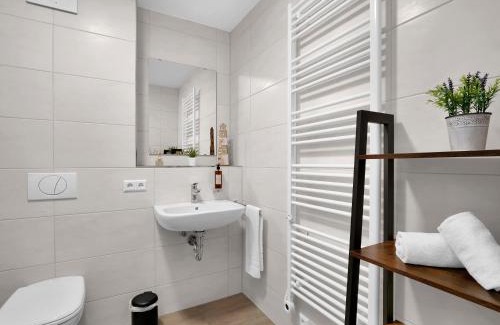 Hessental Apartment | INhome Studio Apartment - Küche - Parken - TV