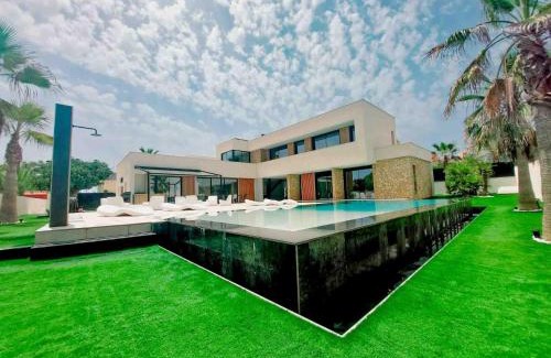 Diputacion de Rincon de San Gines Villa | Inmovecos Villa Gawy 2 de Lujo con piscina privada