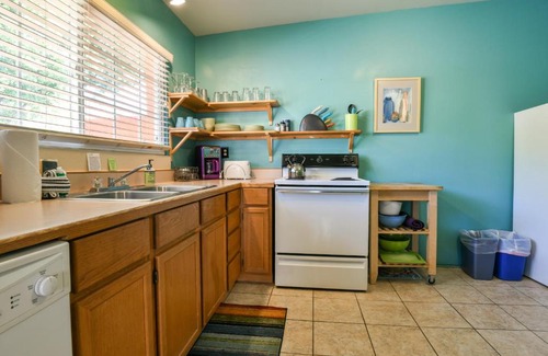 Moab House | Inn 4 - Downtown 1 bedroom unit, sleeps 6 with shared hot tub