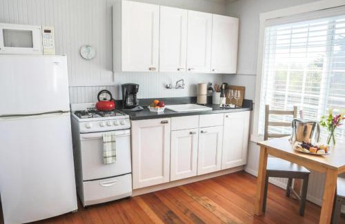 Little River Hotel | Inn at Schoolhouse Creek