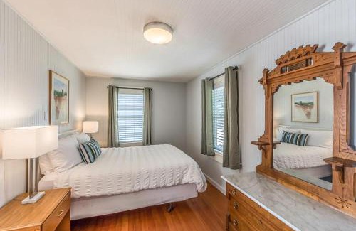 Little River Hotel | Inn at Schoolhouse Creek