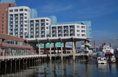 Downtown New Westminster Hotel | Inn at The Quay