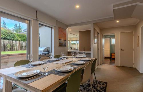 Lynmore House | Inn Lewis - Beside the Redwoods with Spa Pool
