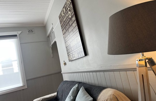 Mayfield Cottage | Inner Suburban Cottage - close to Newcastle