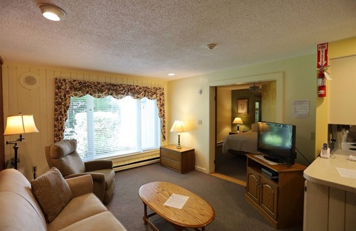 Waterville Valley Condo | Inns of Waterville Valley Condo the Heart of Waterville Valley! (104)
