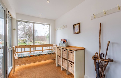 Kingussie Cottage | INSHCRAIG, family friendly, with open fire in Kincraig