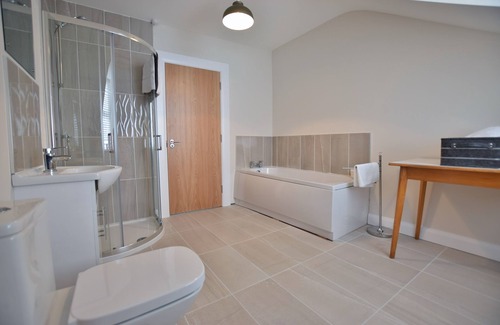 Portstewart Apartment | Inspired by The Prom near the Beach & Portstewart Golf Club