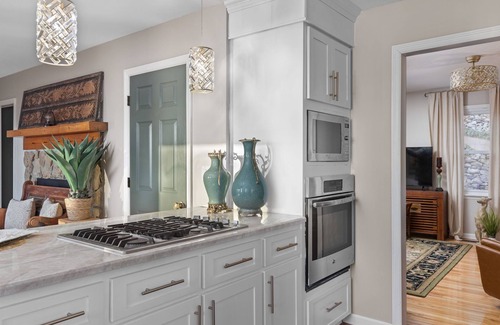 Killen Cottage | Instagram Worthy! 3 Levels on Scenic Wilson Lake with GameRoom/Sleeps 8