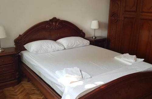 Old Town Apartment | interbelic km0 (studio 1)