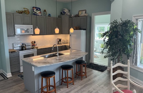 Newport Apartment | Intercoastal waterway/waterfront