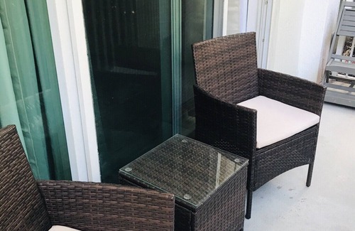 East Ocean Ave Apartment | Intercostal Luxury Condo 5 mins from the Beach. 10min from Delray Beach.