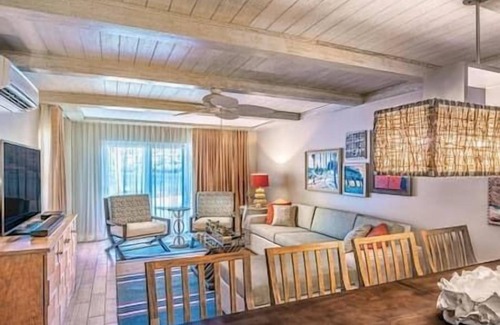 Red Hook Resort | Internal > 000-STT-WYN-MAR-1BD