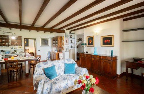 Cason della Guardia Apartment | Into the Green! Imperia Appt with Parking & Pool