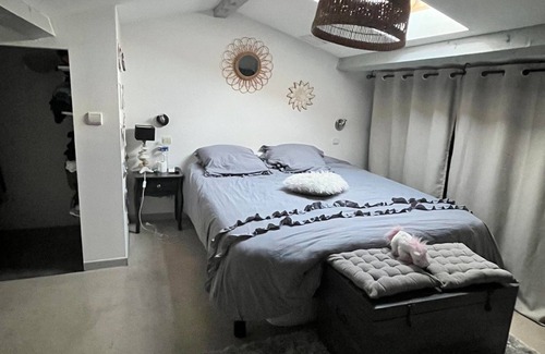 Aigues-Mortes Apartment | Intra-muros- Appartement Avec Balcon et Carte Parking