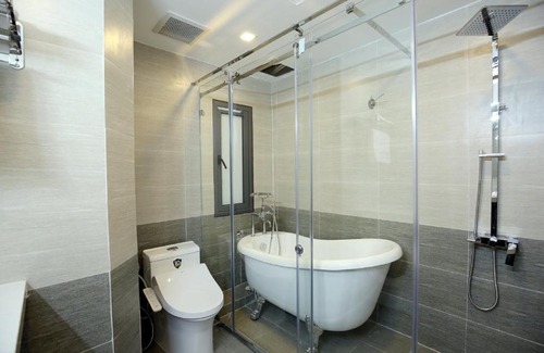 Ngoc Khanh Apartment | Investland - Kim Ma, Dao Tan, Street Near Daewoo, Lotte and Vinhomes Metropolis, One, Two Bdr
