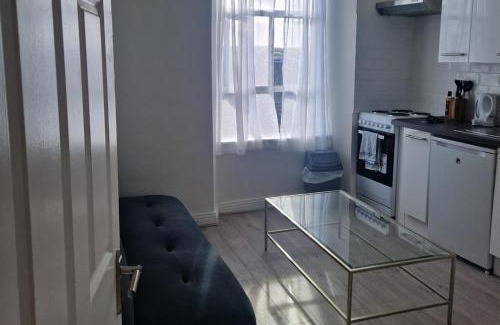 Cork Apartment | Inviting 1-Bed Apartment in Cork