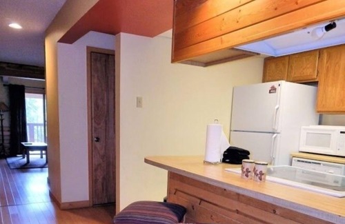 Historic District House | Inviting 2BR Townhouse Ideal for Family Getaway