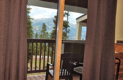 Historic District House | Inviting 2BR Townhouse Ideal for Family Getaway