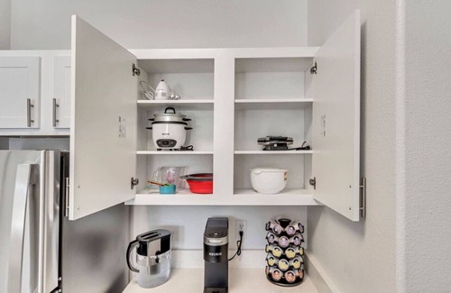 Clearfield Apartment | Inviting 2BR with Pool, Hot Tub, and Extra Bed, Near Hill AFB